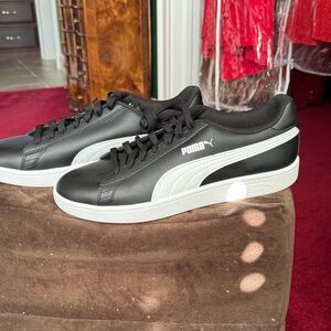 Puma Smash, Men's, size 11, Black and White Classic Sneakers